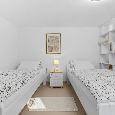 Apartment Apartmani Val Blue Pula